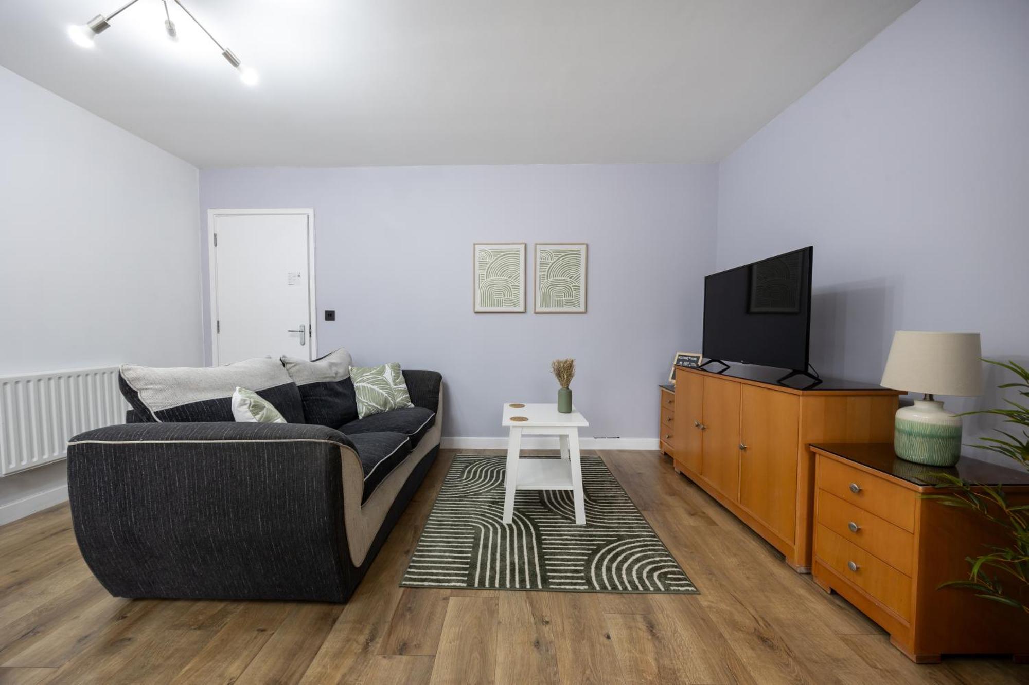 Stunning 3Br, Free Parking, Near Town Center, Long Term Discoun Daire Reading Dış mekan fotoğraf
