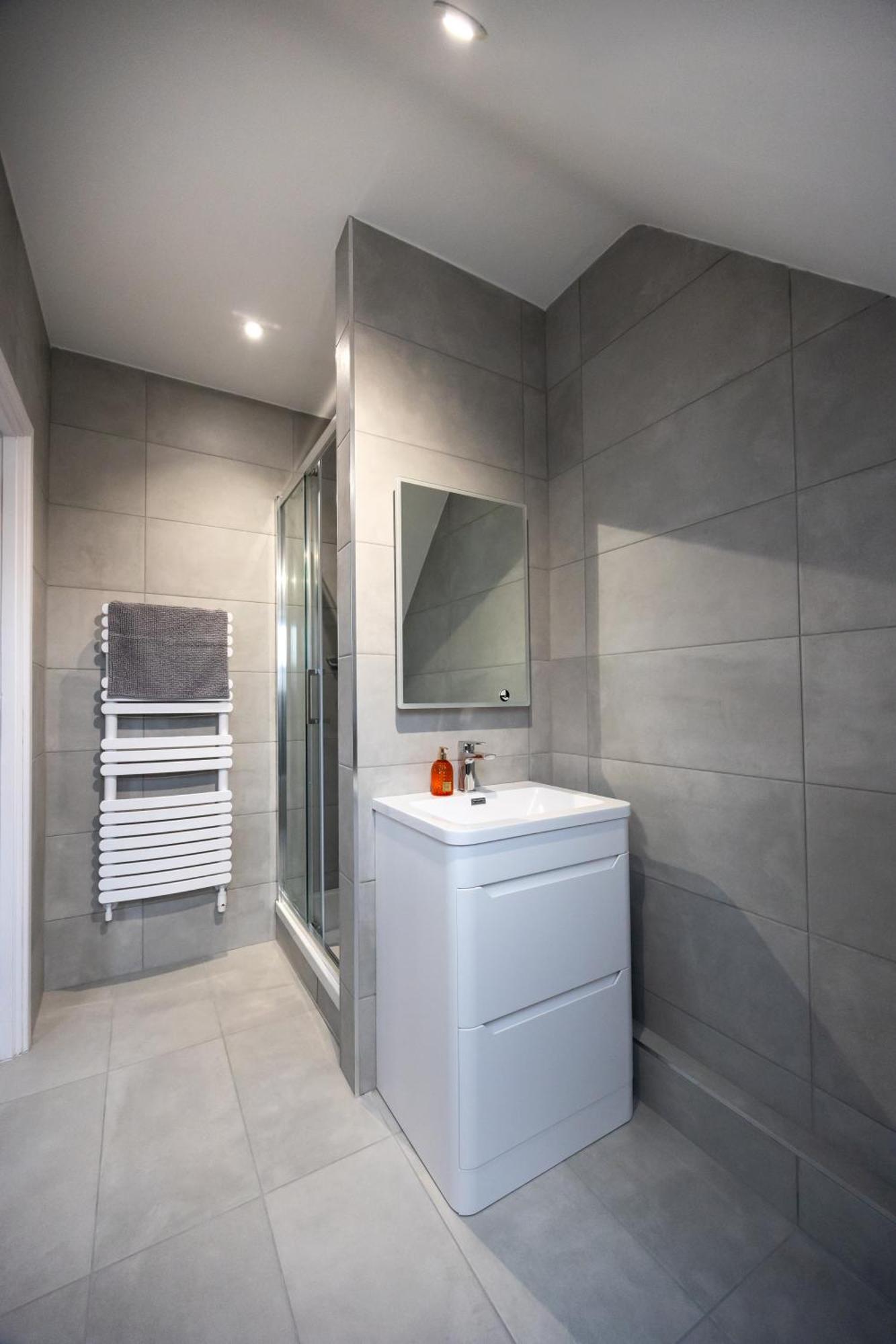 Stunning 3Br, Free Parking, Near Town Center, Long Term Discoun Daire Reading Dış mekan fotoğraf